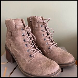 Crown Vintage Boots